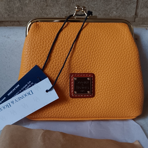 NWT Dooney & Bourke Pebble Grain Large Framed Purse Wallet - Dandelion - Picture 1 of 3